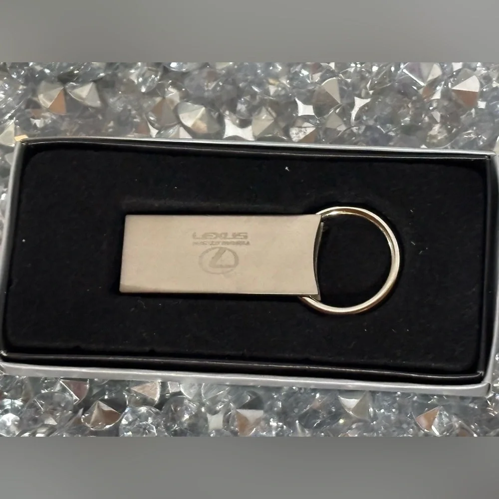 Lexus Silver Key Holder - Picture 1 of 13